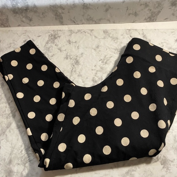 torrid Pants & Jumpsuits Torrid Polka Dot Stretch Capri Pants Size
